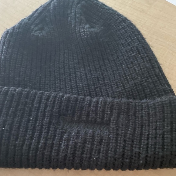 Supreme Loose Gauge Black Beanie - Picture 4 of 5